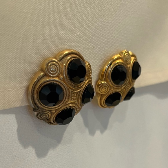 Vintage Gold and Black Earrings - Picture 3 of 16